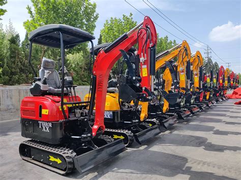 types  excavators      construction