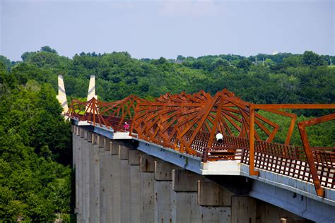 High Trestle Trail Bridge / RDG Planning & Design | ArchDaily