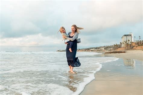 Rainy Day Beach Photo Session | Extended Family Adventures - Amy Gray ...