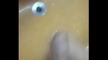 PUNHA NA PIA DO BANHEIRO XVIDEOS