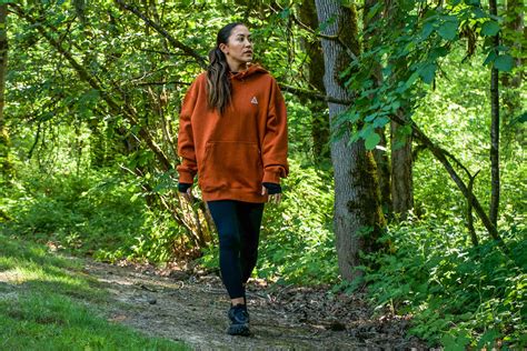 What To Wear Hiking for Every Season (And Condition). Nike.com