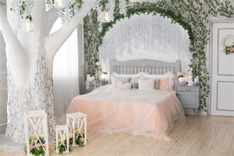 15 Design Ideas for Peach Color Bedroom: Decorate with Peach