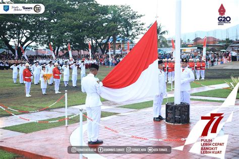 Meski Diguyur Hujan Upacara Penurunan Bendera Berjalan Lancar