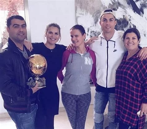 Cristiano Ronaldos Sister Posts Poignant Photo Of Their Late Father