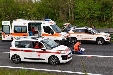 Lissone Incidente Tra Pi Veicoli Sulla Valassina Sei Persone