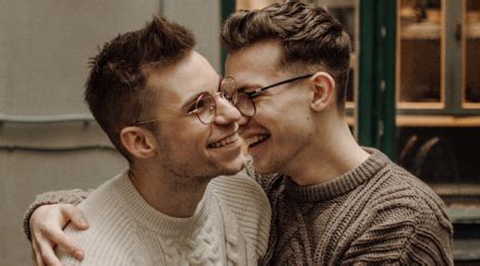 Watch Katy Perry Helps Lesbian Couple Get Engaged At Her Concert