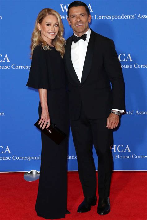 Kelly Ripa and Mark Consuelos Say Vow Renewals Are 'Kiss of Death'