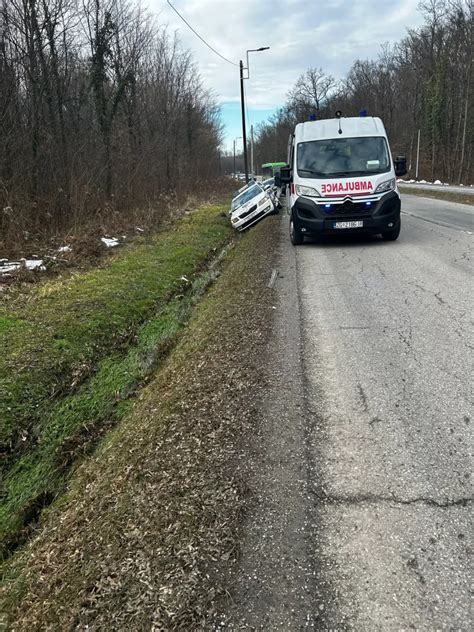 Nesre A Kod Zapre I A Sudarili Su Se Audi I Policijski Automobil