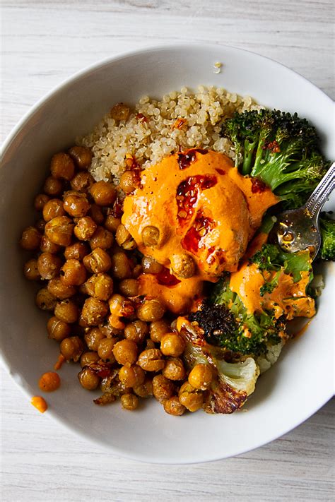 Quinoa Bowl With Garlic Roasted Chickpeas Vegan Perry S Plate