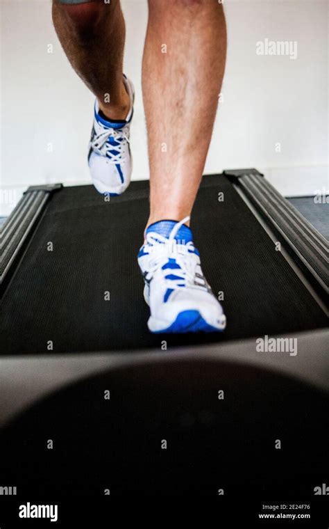 Man Treadmill Gym Running Hi Res Stock Photography And Images Alamy