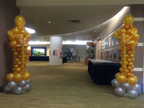 Oscar Award Balloon Sculpture THAT Balloons