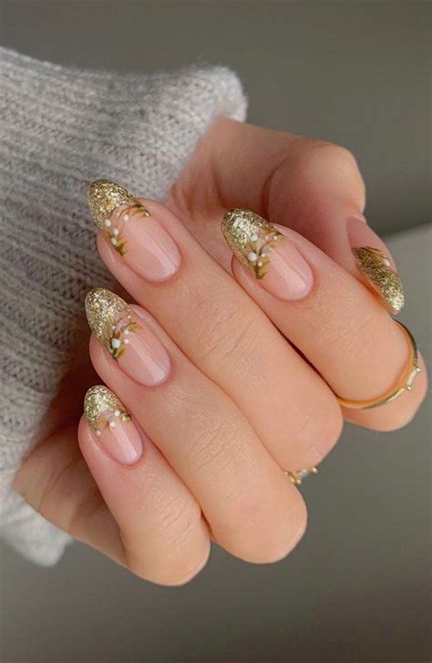 30 Glitter Nails To Bright Up The Season Mistletoe And Glitter Tip