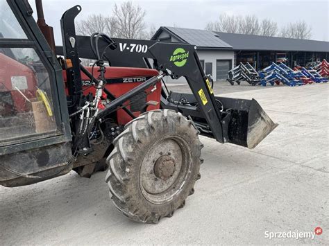 Ładowacz czołowy firmy Agrosped model V 700 Euroramka 51 Zielona Wieś