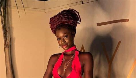 Dans Une Petite Robe Incroyablement Hot Diarra Sylla D Voile Presque