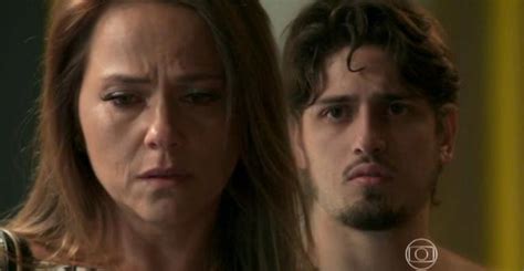 Sofia Filha De Sebastian E Lúcia Morre Na Novela - Lili se desespera ao ver a morte da filha Sofia em 'Totalmente Demais ...
