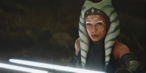 Star Wars: Why Ahsoka Tano Had WHITE Lightsabers (& What They Mean)