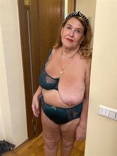 Simple Saggy Grandma Tits Bohemian Porn Pics Old Pussy Net