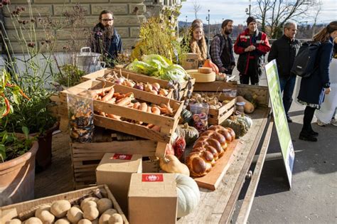 Ber Unterschriften Gegen Das Hofsterben Kleinbauern Ch