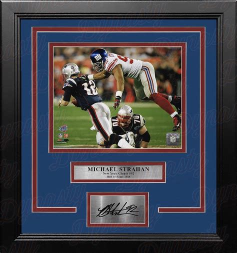 Amazon.com: Michael Strahan Sacks Tom Brady New York Giants 8x10 Framed