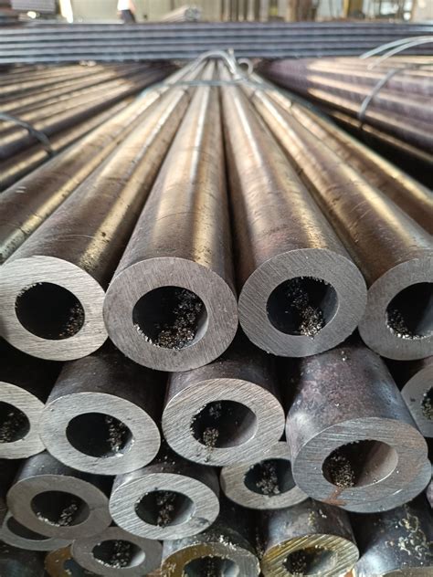 Seamless Carbon Steel Pipes For Oil And Gas Pipelines Astm A Api L