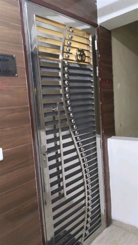 Modern Stainless Steel Gate Design