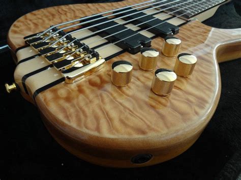 Quality Quilted Maple Top 6 String S Electric Bass Guitar Rosewood Fingerboard Bolt On Custom