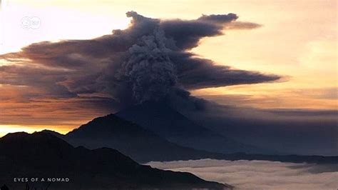 Indonesia Volcano Mount Merapi Erupts Spews Ash Guardiantv