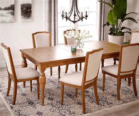 Broyhill Affinity Dining Room Set