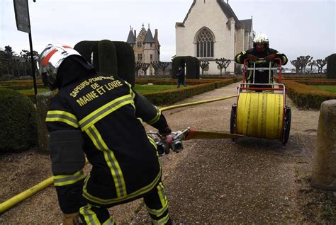 Photos Et Vid Os Man Uvre Au Ch Teau Dangers Les Sapeurs Pompiers