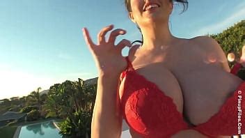 Giant Latina Boobs Of Antonella Kahllo Spilling From Her Bra Bokeptube