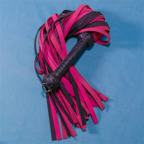 Pink & Black Stingy Leather Flogger – Leather Lust