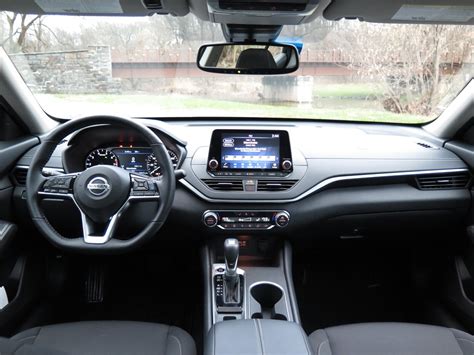 2020 Nissan Altima: 131 Interior Photos | U.S. News