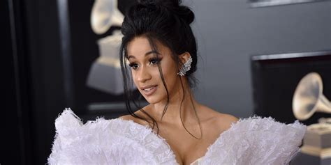 Cardi B Se Torna A Primeira Rapper Feminina M Sicas Mais De