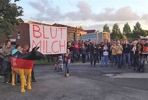 Der Schweizer Bauer Milchbauern Protestieren Gegen Aldi