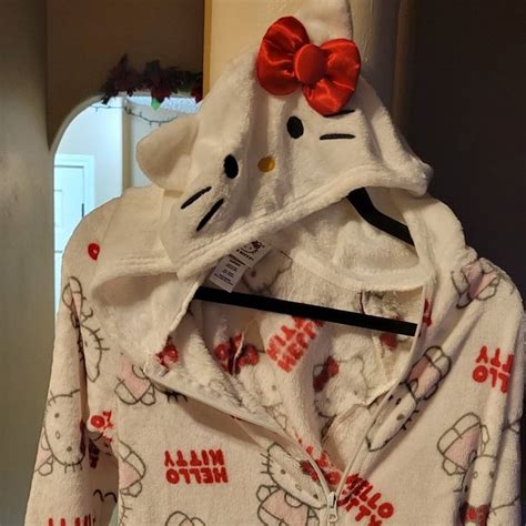 Sanrio Hello Kitty Intimates And Sleepwear Hello Kitty Pajamas Med Poshmark