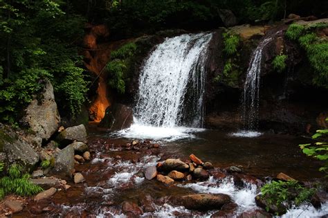 形のよい滝の無料写真素材 フリー