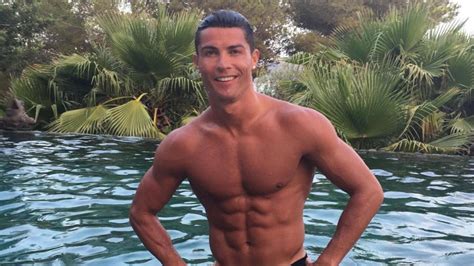 Football: Cristiano Ronaldo, fitness, diet plan, training, workout ...