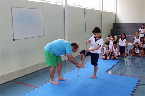 Atividades circenses na Educação Física Escola Espaço Educar