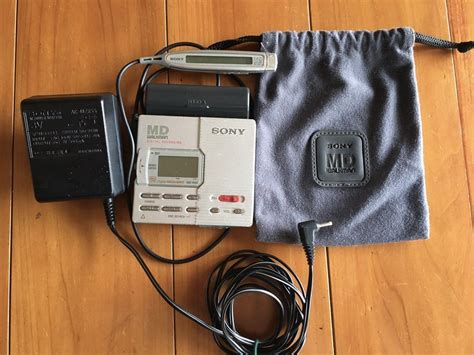 Sony MZ R90 MD Player Recorder Minidisc Walkman Silver Tested Works W