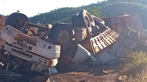 Amplitude News Motorista morre após tombar bitrem na Serra do Cachimbo