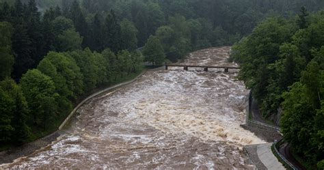 Małopolskie Jeden alarm powodziowy i pogotowie w sześciu miejscach