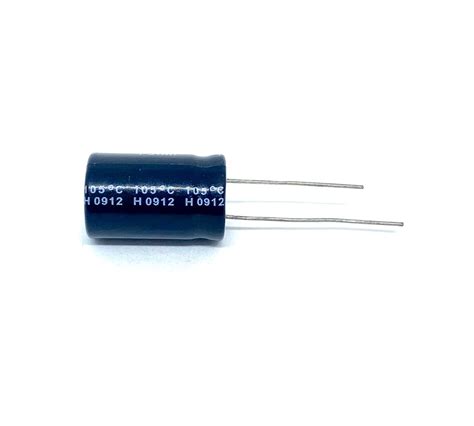 Kit Com 02 PeÇas Capacitor Eletrolitico 680uf 50v Radial 105º 12x20mm Nichicon