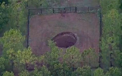 Central Florida Sinkhole That Once Swallowed A Man Has Reopened Florida News Orlando