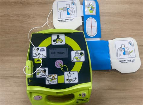 Các Tính Năng Của Aed 3100 Và Zoll Plus Là Gì Giải Thích đặc Trưng Từng Loại