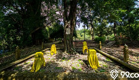 7 Makam Keramat Di Berbagai Daerah Yang Menjadi Tujuan Ziarah