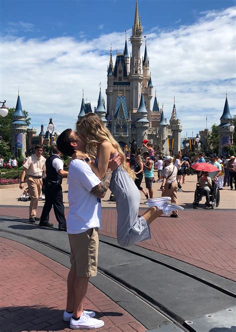 Disney Couple Picture Idea Disney Couples Disney Land Pictures Disneyland Couples