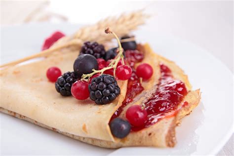 Recette de Crêpes garnies aux fruits rouges ultra rapides