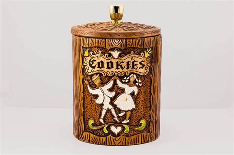 Seven Valuable Vintage Cookie Jars Worth A Lot Of Money Lovetoknow