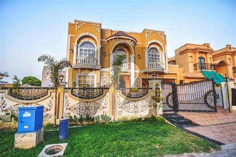 One Kanal Vectori Designe Bungalow For Sale Near Park Masjid DHA