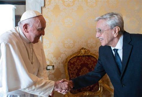 Caetano Veloso Recebido Pelo Papa Francisco No Vaticano Sbt Tv Sbt Tv